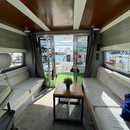 Отель Yach Boat Барселона Экстерьер фото